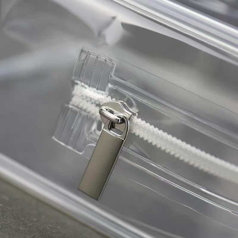 PVC-Zipper-Pouch_0ff1840a-8b55-4017-bcf8-33c06c2a078b